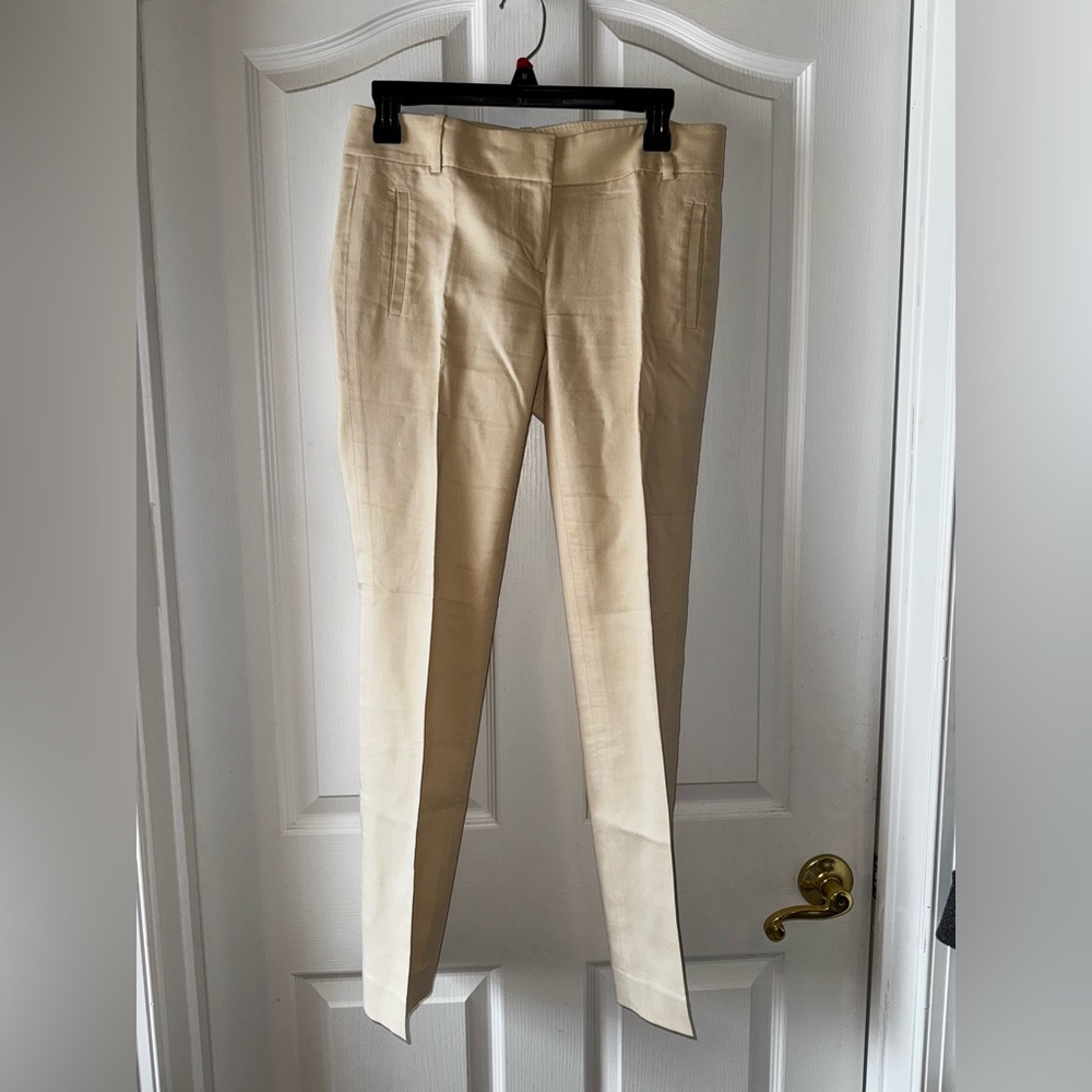 Ann Taylor Loft Stylish Ivory skinny ankle Trousers size 2